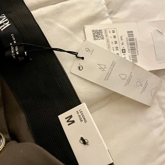 TWO PAIR NWT Zara leggings - BRAND NEW! Black with slits, army green and buttons - Picture 4 of 4